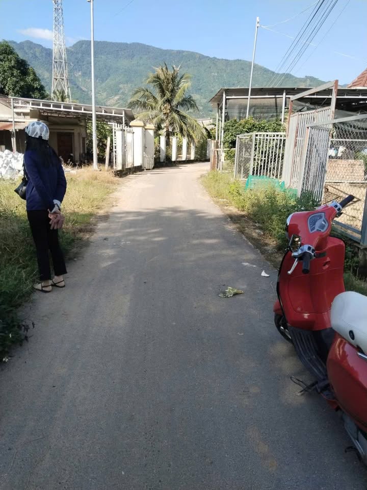 Đất nền Suối Cát Cam Lâm 3600m² giá 7.2 tỷ - Đường nhựa liên thôn thuận tiện!