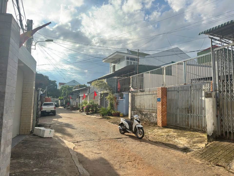 Bán Đất Tặng Nhà Cấp 4 Đường Đồng Sỹ Bình, Tân Thành, BMT 187m² - Đầu Tư Sinh Lời Ngay!