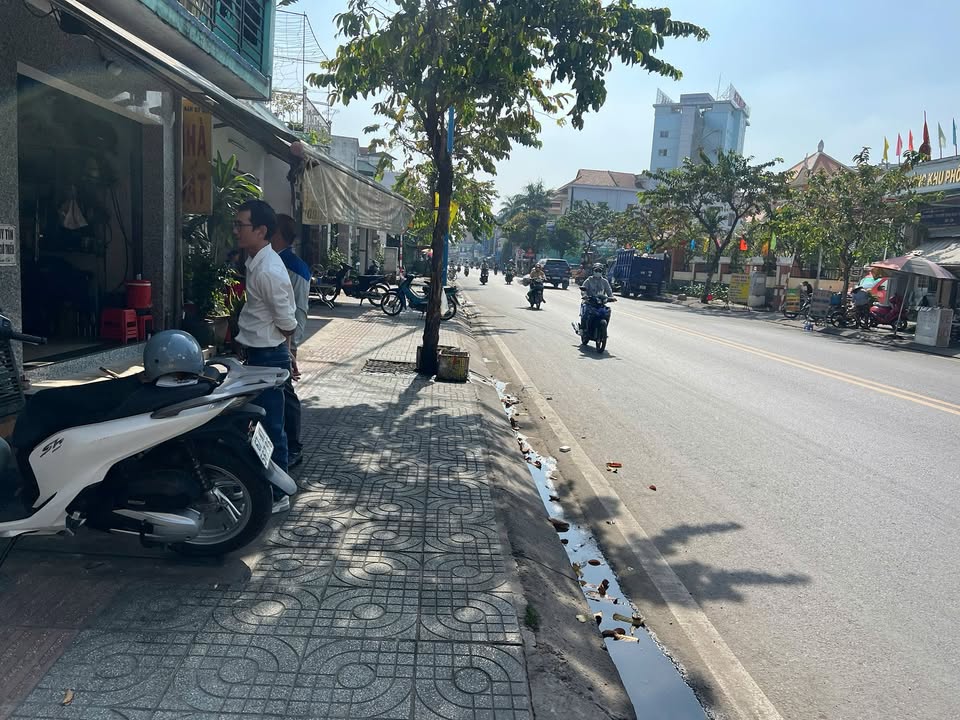 Nhà mặt tiền Lê Lợi Hóc Môn 25.2m² giá 3.2 tỷ - Kinh doanh sầm uất!