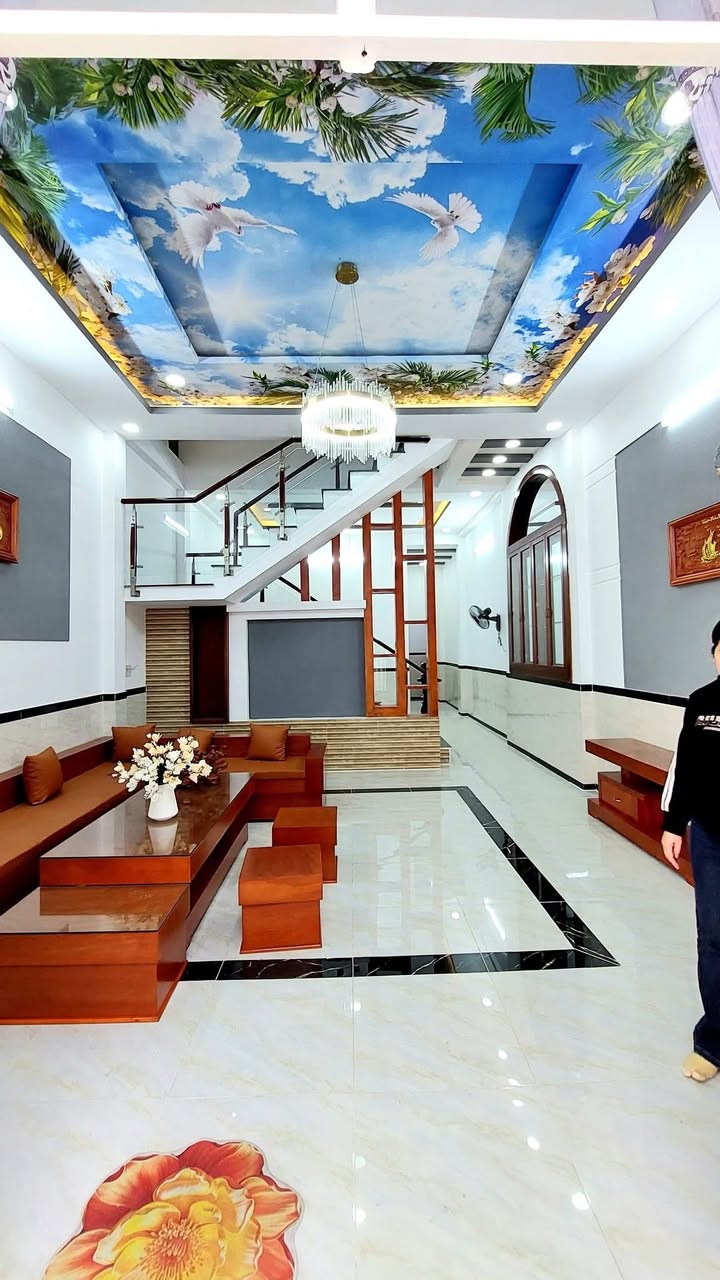 Nhà phố 5x20m Hóc Môn giá 5.17 tỷ - Sổ hồng riêng, ô tô vào tận nhà!