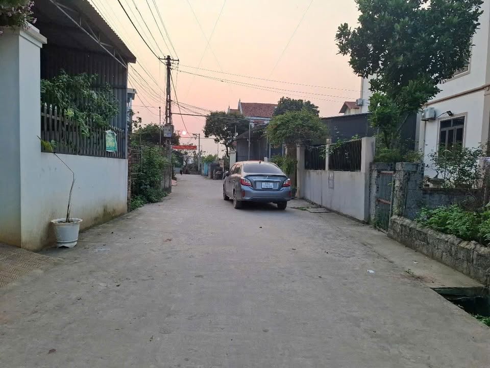 Đất Dương Quang Gia Lâm 50m² giá 2.9 tỷ - Vị trí đẹp, thanh khoản cao!