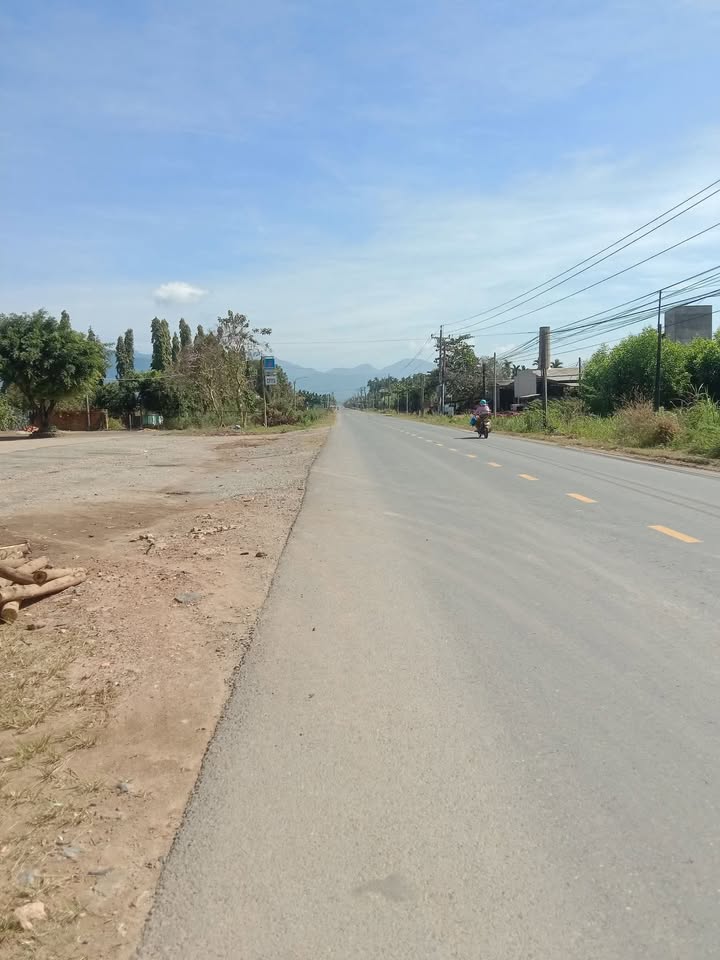 Đất nền mặt tiền đường ĐH, xã Sùng Nhơn, 10.200m² giá 12 tỷ - Cơ hội đầu tư tuyệt vời!