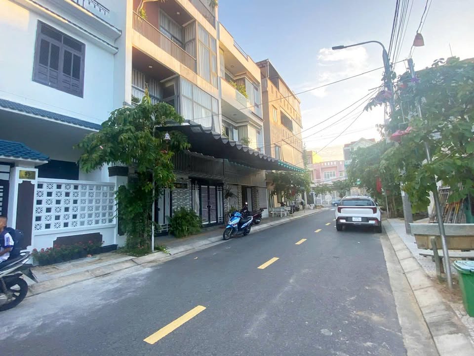 Nhà mặt tiền Sơn Thủy Đà Nẵng 90m² giá 7.25 tỷ - Cách biển chỉ 2 phút!