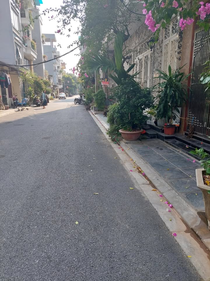 Đất phân lô 918 Phúc Đồng, Long Biên 42m² giá 4.8 tỷ - Hướng thoáng mát, gần Aeon Mall!