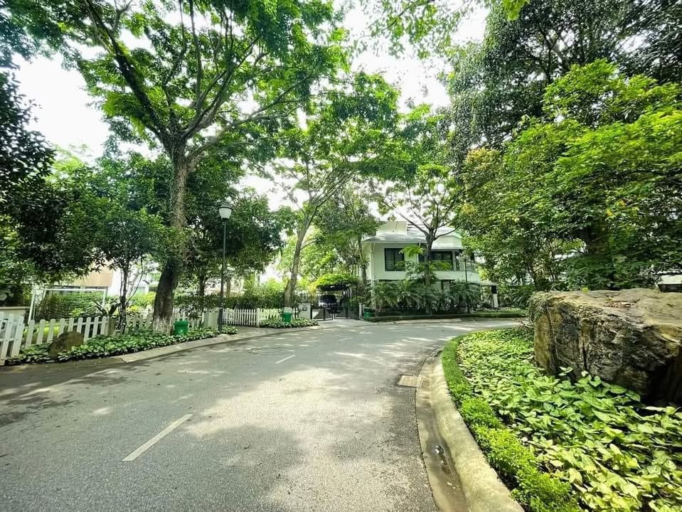 Biệt thự Vườn Tùng Ecopark 340m² giá 39.44 tỷ - Đẳng cấp sống thượng lưu!