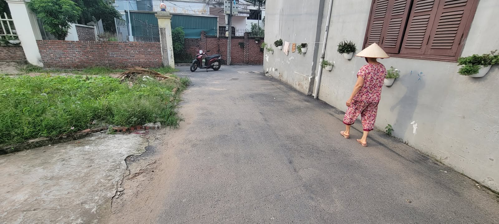 Bán đất Thạch Bàn 46m² giá 3.45 tỷ - Khu dân trí cao, ô tô vào thoải mái!