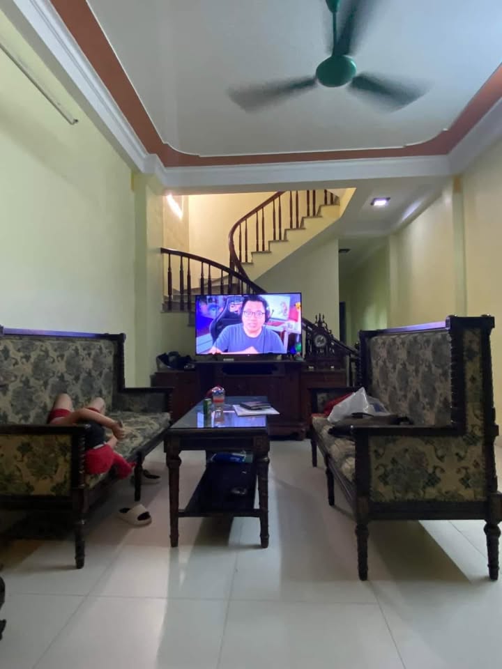 Nhà đẹp Trâu Quỳ, Gia Lâm 82m² giá 7.6 tỷ - Cơ hội đầu tư hiếm có!