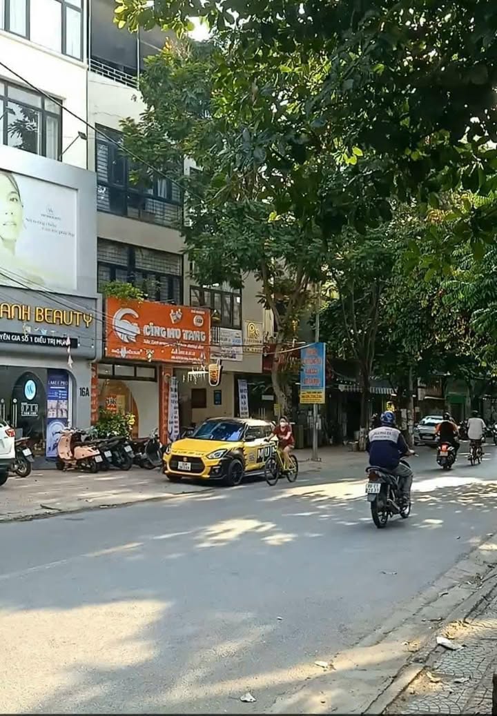 Bán nhà mặt phố Sài Đồng, Long Biên 51m² giá 9 tỷ - Vị trí kinh doanh đỉnh cao!