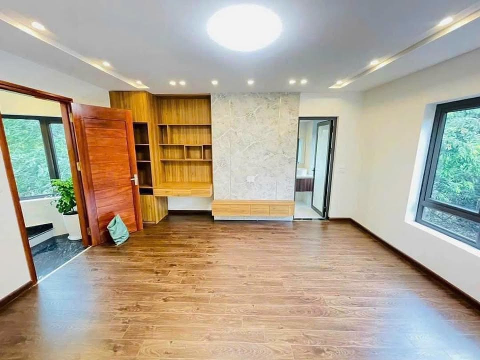 Nhà phố Ngọc Lâm, Gia Lâm 36m² giá 3.9 tỷ - Ô tô vào nhà, gần phố chính!