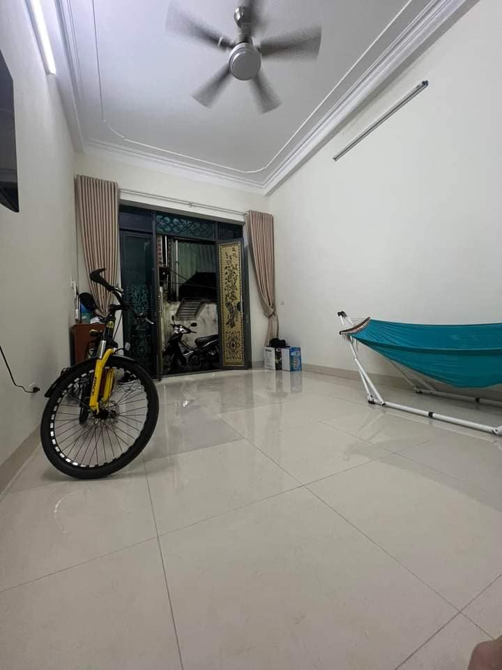 Nhà 4 tầng phố Trạm Long Biên 31m² giá 2.98 tỷ - Cơ hội sở hữu nhà chính chủ!