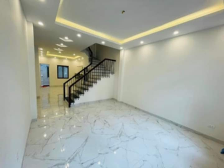 Nhà phố Thượng Thanh Long Biên 40m² giá 2.55 tỷ - Nhà mới ở ngay, sổ đỏ chính chủ!