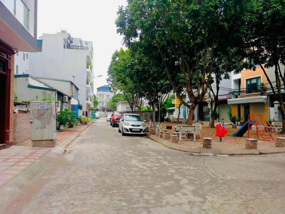 Đất lô góc phường Thượng Thanh 48.7m² giá 3.99 tỷ - Sổ đỏ chính chủ, giao dịch ngay!