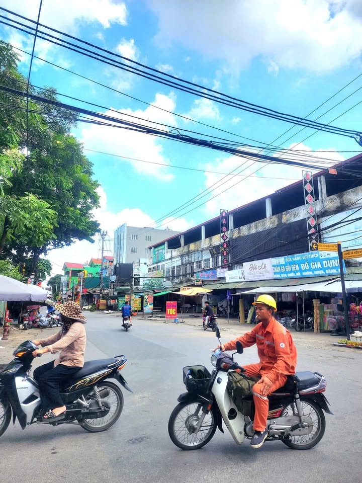 Bán nhà mặt phố Kiêu Kỵ, Gia Lâm 134m² giá 9.5 tỷ - Kinh doanh siêu lợi nhuận!