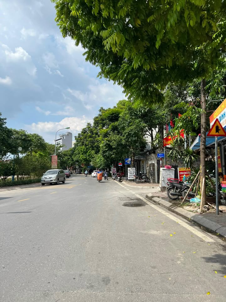 Nhà mặt ngõ Ngọc Thụy Long Biên 22m² giá 2 tỷ - Đầu tư hay kinh doanh đều phù hợp!