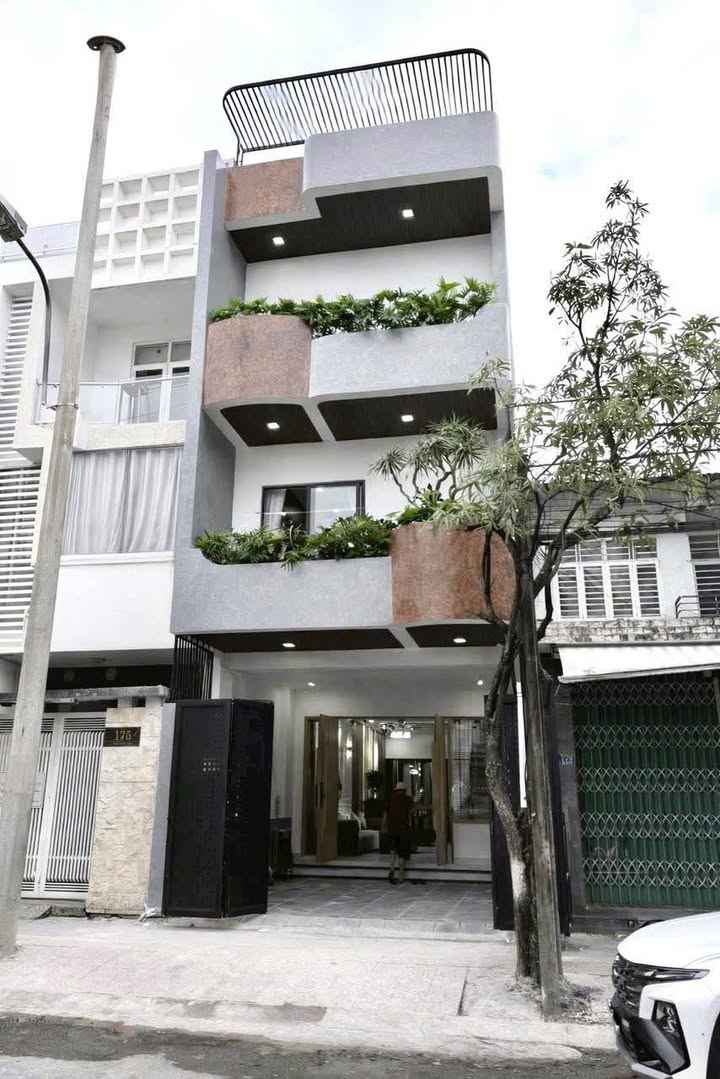 Nhà biệt thự phố 3 tầng mặt tiền Kỳ Đồng, Đà Nẵng 100m² giá 14.2 tỷ - Hỗ trợ thương lượng!