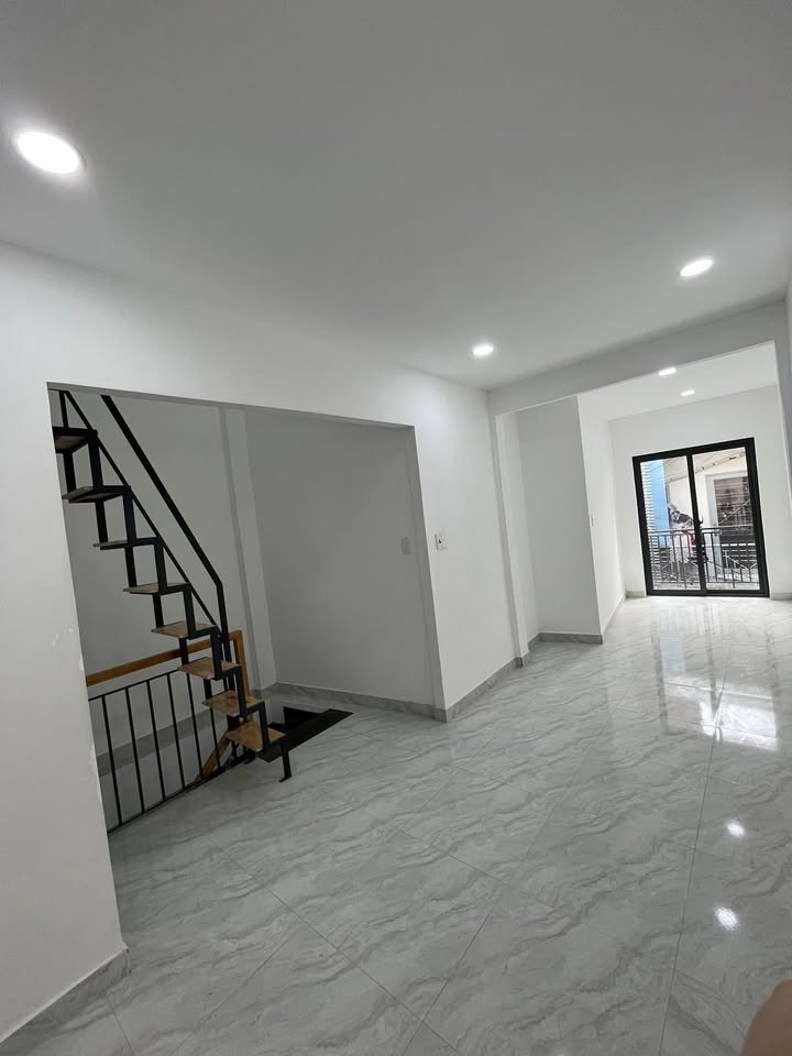 Nhà 3 tầng Tân Bình 23,3m² giá 2,9 tỷ - Gần ĐH Văn Hiến