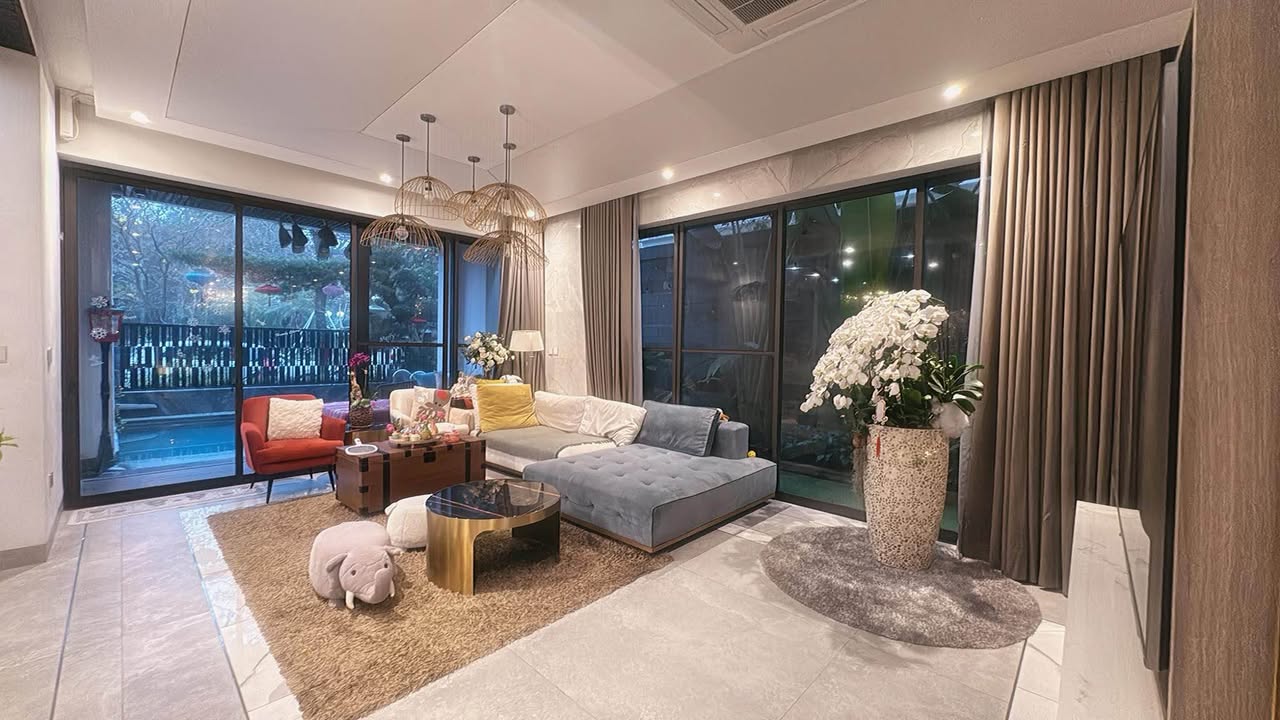 Biệt thự Xuân Diệu Tây Hồ 100m² giá 40 tỷ - Lô góc đẳng cấp, ô tô tránh trước nhà!