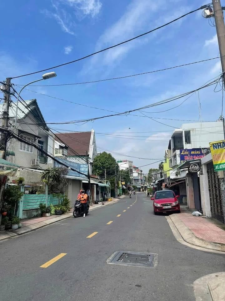 Mặt tiền đường Số 10 Linh Đông 108m² giá 8.9 tỷ - Đầu tư kinh doanh lý tưởng!