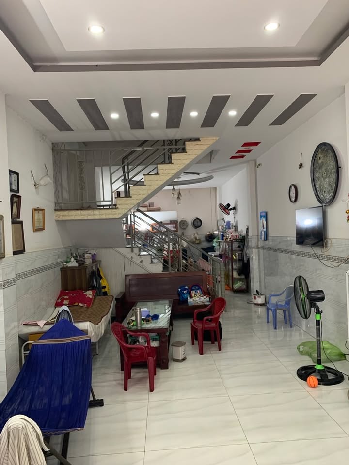 Nhà 4 Tầng Phước Long B 70m² giá 8.5 tỷ - Thiết kế hoàn hảo cho gia đình lớn!