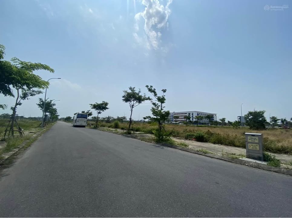 Đất nền FPT City Đà Nẵng 111m² giá 4.11 tỷ - Vị trí đắc địa cho kinh doanh!