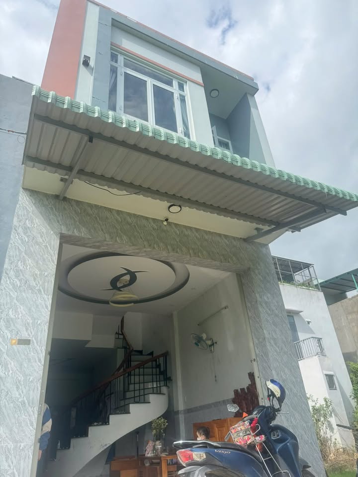 Bán nhà hẻm ô tô Lạc Long Quân, Quy Nhơn 40m² - Nhà đẹp, nội thất tặng kèm!