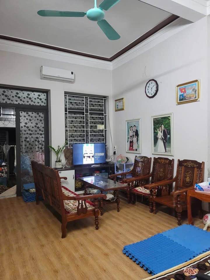 Nhà 2 tầng mặt ngõ Tô Hiến Thành, Ngọc Hà 160m² giá 2 tỷ - Vị trí đẹp kinh doanh!