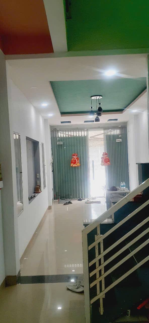 Nhà mặt tiền Phước Long, Nha Trang 2 tầng giá 10 triệu - Mô hình kinh doanh sạch