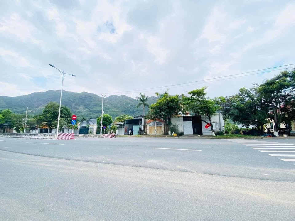 Đất 2 mặt tiền đường Nguyễn Tất Thành, Nha Trang 498m² giá 13 tỷ - Pháp lý rõ ràng!