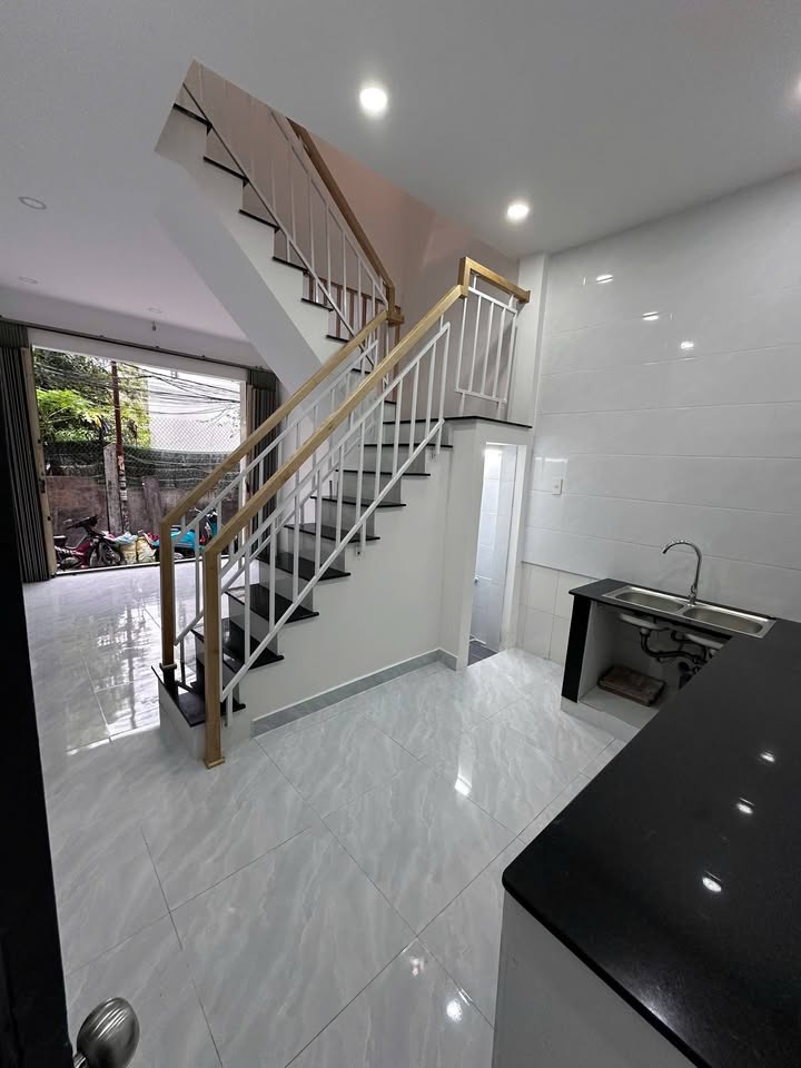 Nhà góc 2 mặt Vạn Thạnh Nha Trang 28.4m² giá 2.8 tỷ - Đầu tư sinh lời lý tưởng!