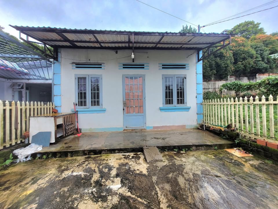 Nhà cho thuê hẻm 102 Mạc Đĩnh Chi, Bảo Lộc - 2 phòng ngủ, giá 2 triệu/tháng