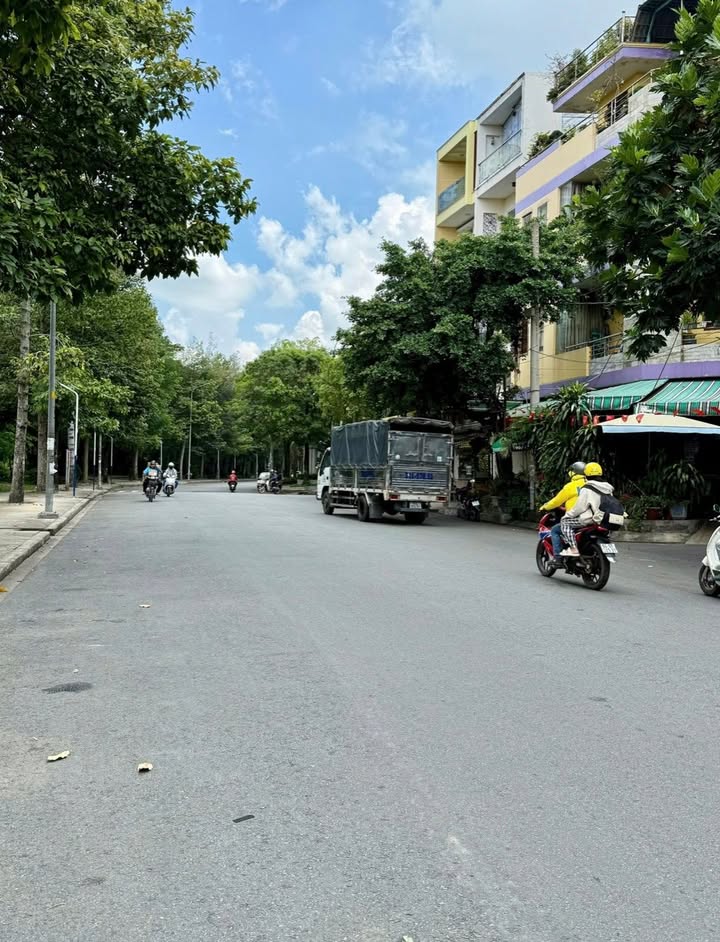 Nhà mặt tiền Bình Phú, Q6 - DT 30m², giá 5.65 tỷ - Đầu tư sinh lời!