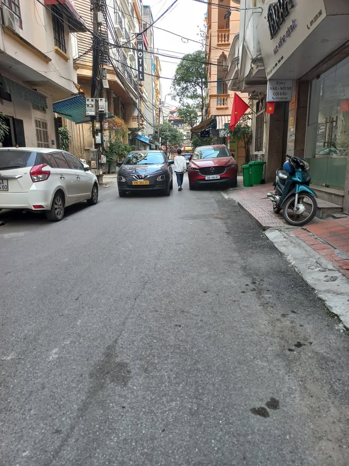 Nhà phố Quan Nhân, Thanh Xuân 90m² giá 28 tỷ - Lô góc, 3 mặt thoáng, kinh doanh sầm uất!