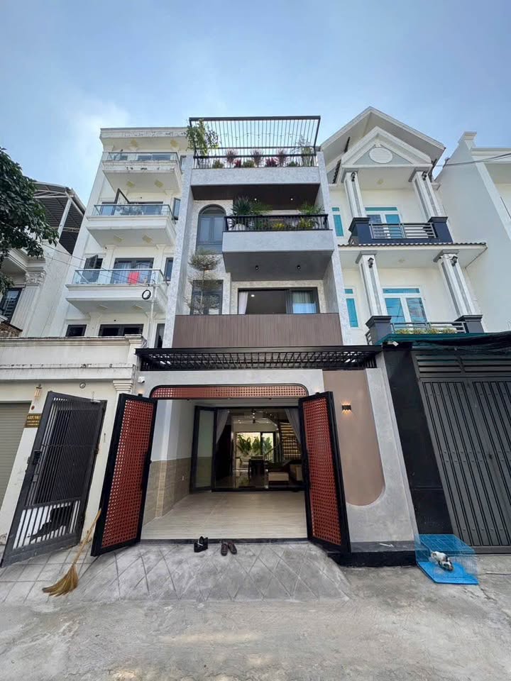 Nhà phố Thạnh Xuân, Quận 12, 100m² giá 8,3 tỷ - Thiết kế sang trọng, ở ngay!