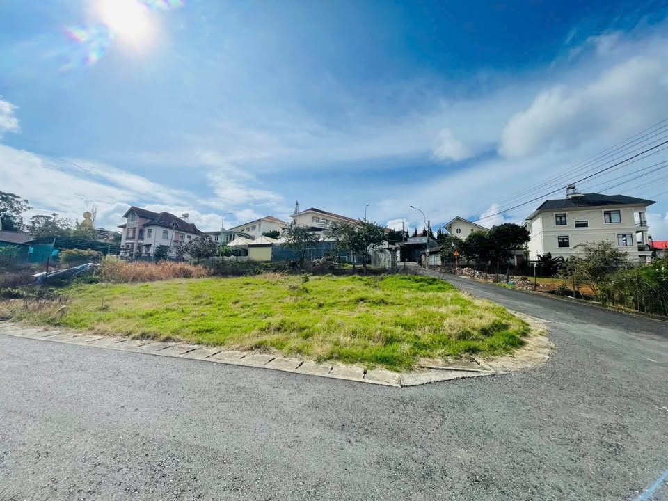 Đất nền Vạn Hạnh Đà Lạt 263m² giá chỉ 42 triệu/m² - Cơ hội đầu tư hấp dẫn!