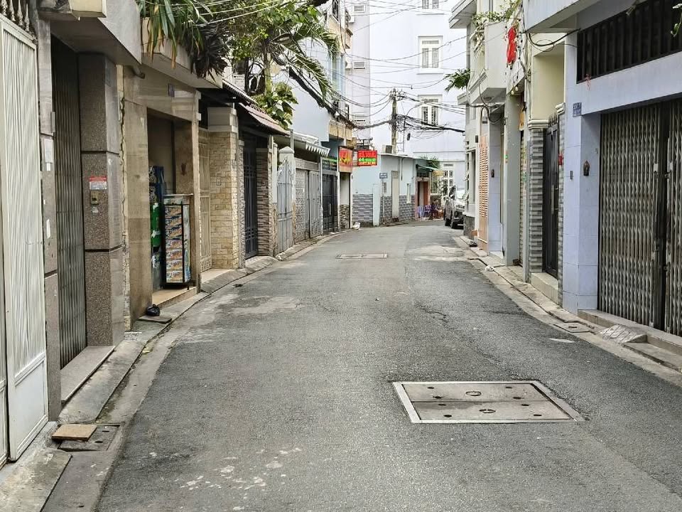 Nhà Phú Nhuận 60m² giá 12.8 tỷ - Đầu tư sinh lời tại hẻm 5m thông!