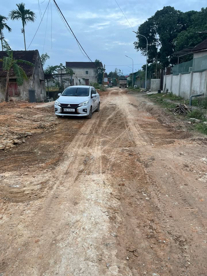 Đất kinh doanh Hương Khê 310.5m² giá 3.2 tỷ - Vị trí đắc địa gần chợ mới!