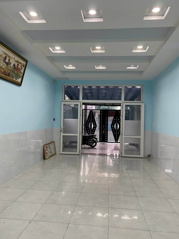 Cho thuê nhà mặt tiền đường Lê Hồng Phong, Thủ Dầu Một, 125m² - Địa điểm kinh doanh lý tưởng!