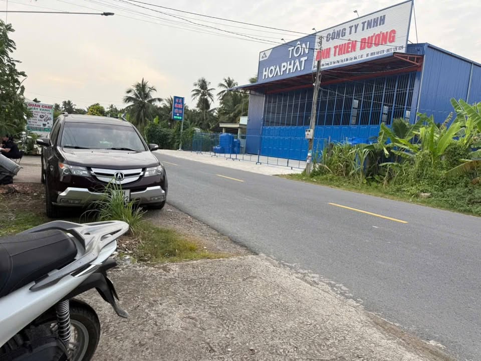 Nhà mặt tiền Quốc lộ 882, Mỏ Cày Bắc 181m² giá 1.6 tỷ - Kinh doanh sầm uất!