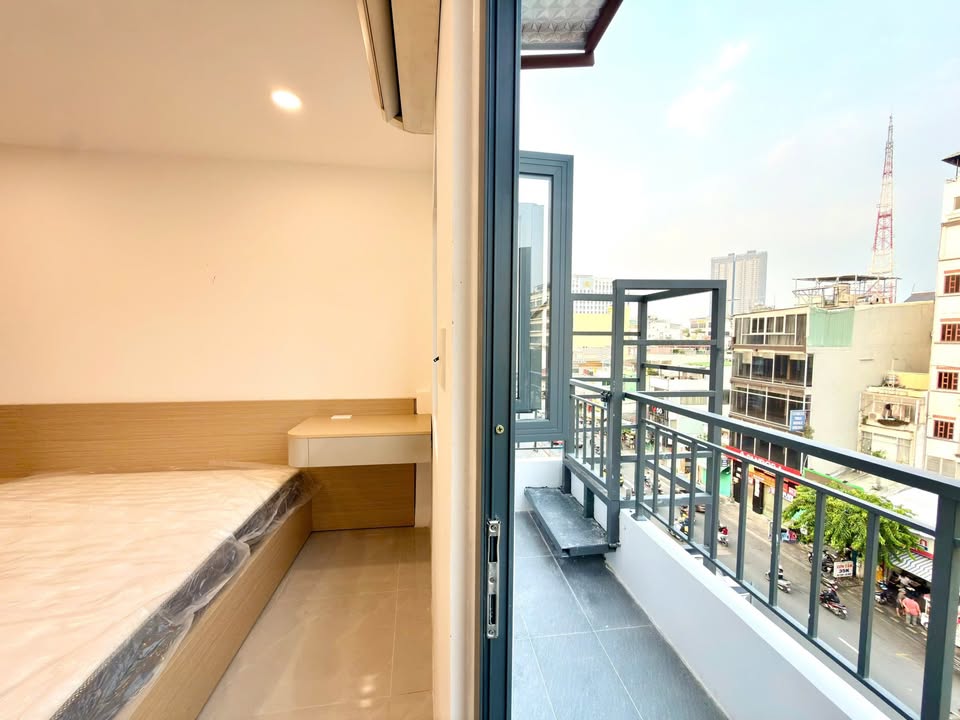 Căn hộ cho thuê Nguyễn Văn Cừ, Quận 1 - Nội thất đầy đủ, sẵn sàng vào ở!