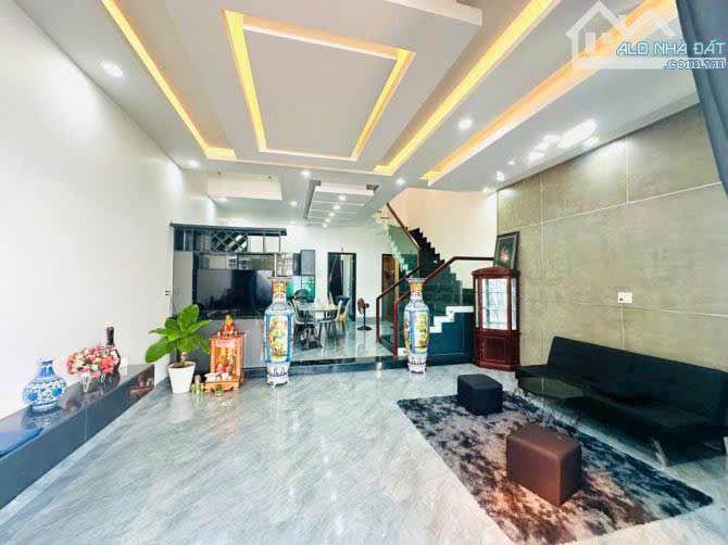 Nhà mặt tiền Quốc Lộ 1A, Hương Toàn 180m² giá 4 tỷ - Cơ hội vàng cho đầu tư!