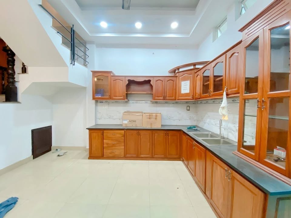 Nhà riêng Phú Xuân, Nhà Bè 102m² giá 7.8 tỷ - Phân lô đồng bộ, xe hơi vào tận nơi!