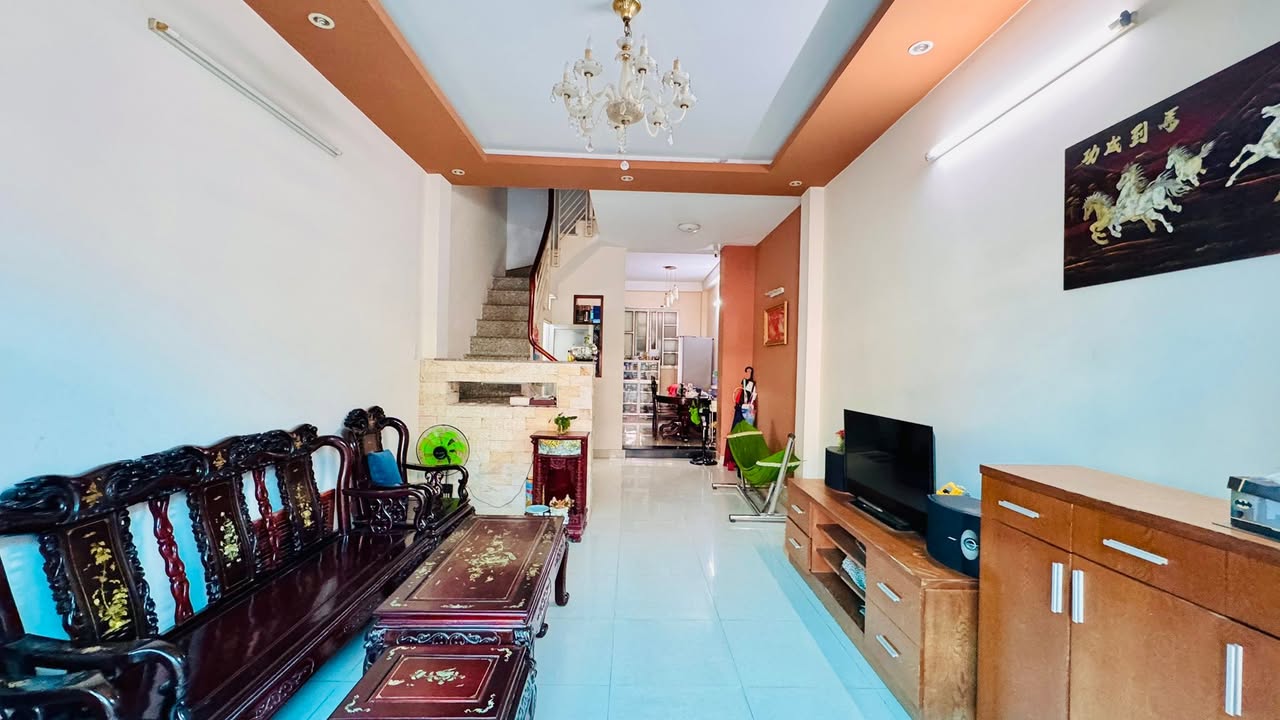 Nhà 3 tầng mặt tiền đường Huỳnh Tấn Phát, quận 7 - 64m² giá 6.2 tỷ - Ô tô đỗ cửa