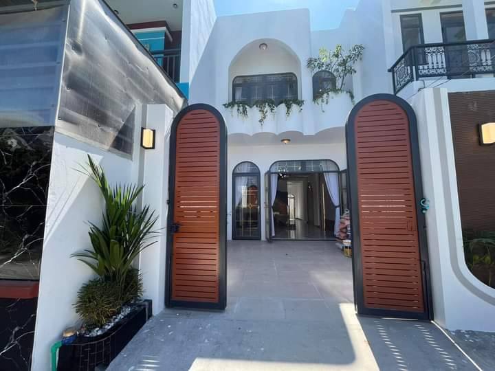 Nhà 1 trệt 1 lầu Hưng Long 80m² giá 970 triệu - Sổ hồng riêng, nội thất đầy đủ!