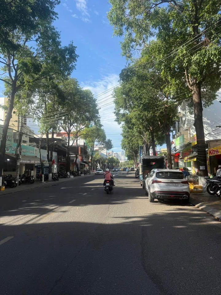 Bán đất tặng nhà mặt tiền đường Nguyễn Đức Cảnh 197.6m² giá 24 tỷ - Đầu tư sinh lời ngay!