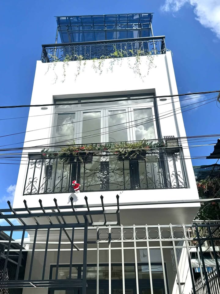 Nhà 3 tầng hẻm Hồ Xuân Hương, Nha Trang 76m² giá 6.5 tỷ - Sổ hồng hoàn công!