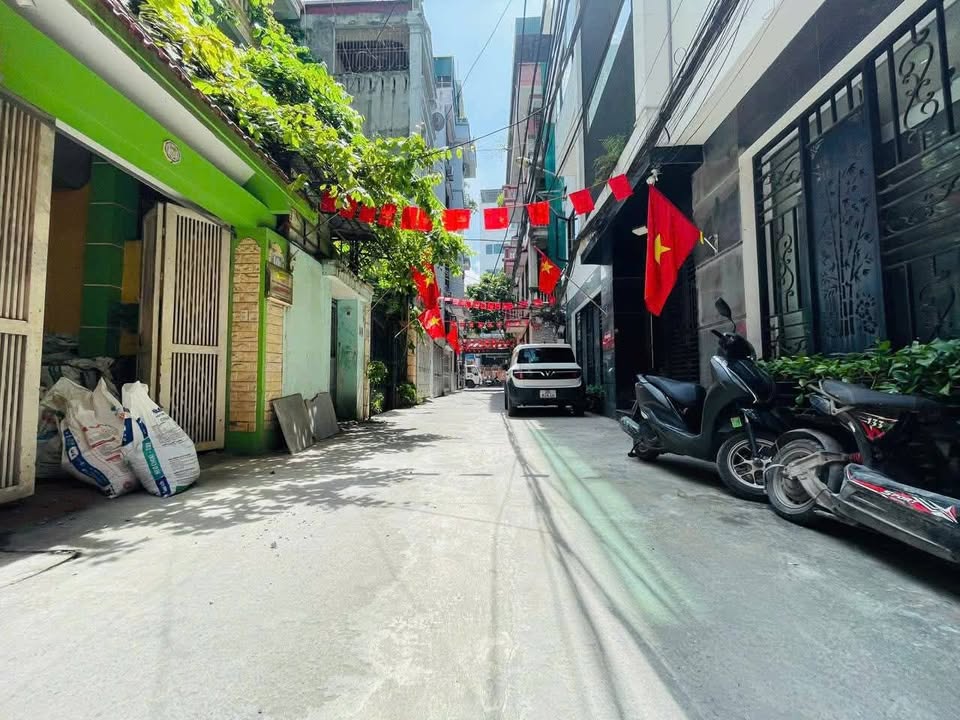 Nhà phố Định Công Thượng 72m² giá 18.8 tỷ - Ô tô tránh, xây chắc chắn!