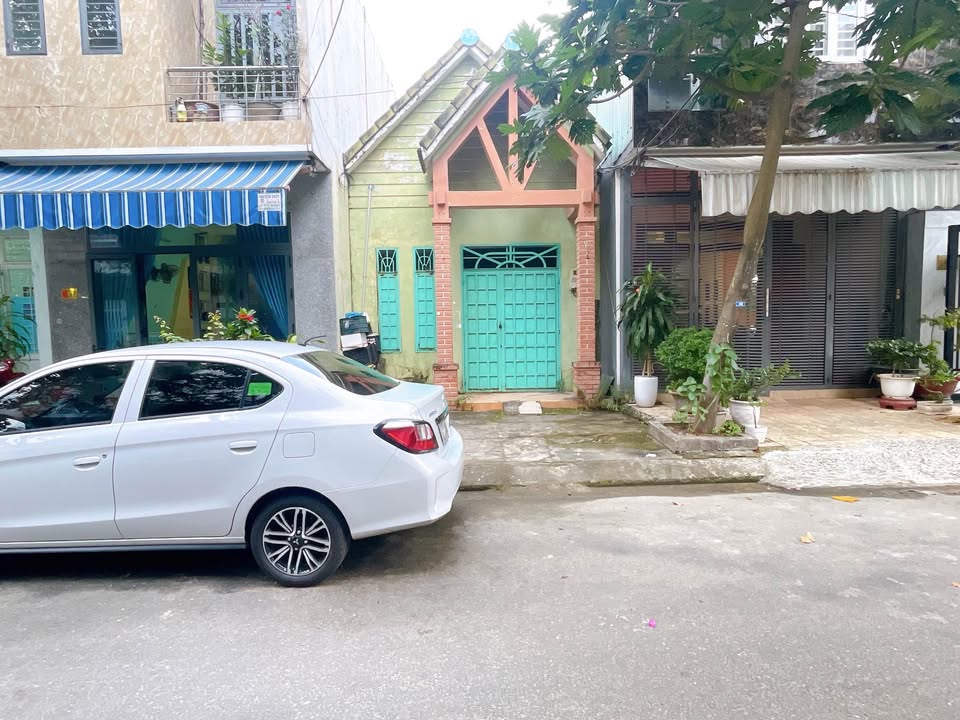Nhà cấp 4 mặt tiền đường Hòa Minh 7, 72m² - Vị trí gần biển chỉ 300m!