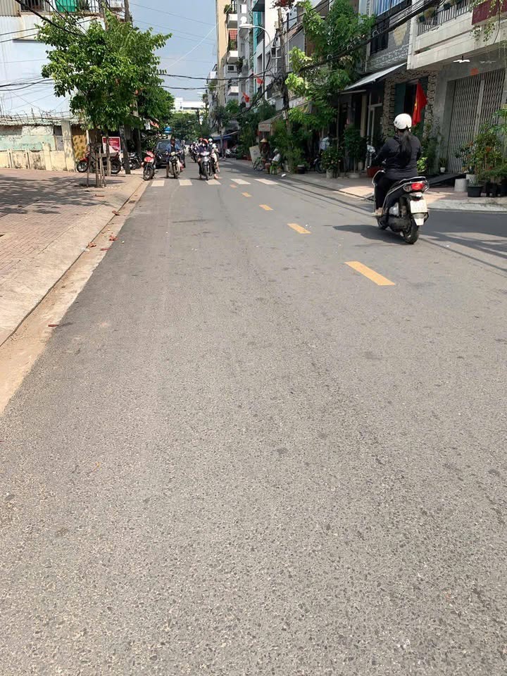 Nhà mặt tiền kinh doanh đường Bùi Minh Trực, Quận 8, 53m² - Vị trí đắc địa để kinh doanh!