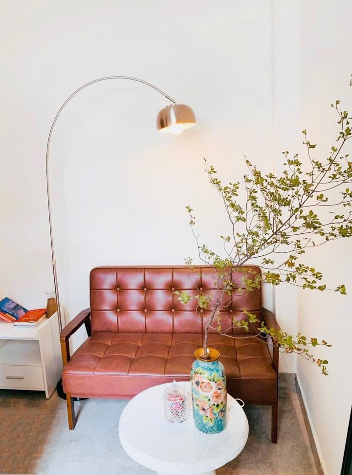 Nhà riêng tại Nguyễn Khoái, Quận 4, 12m² giá 1.99 tỷ - Căn góc thoáng mát, kinh doanh tốt!