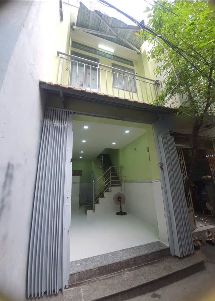 Nhà nhỏ kiên cố đường Bình Đông P15 Q8 giá 1.7 tỷ - Dọn vào ở ngay!